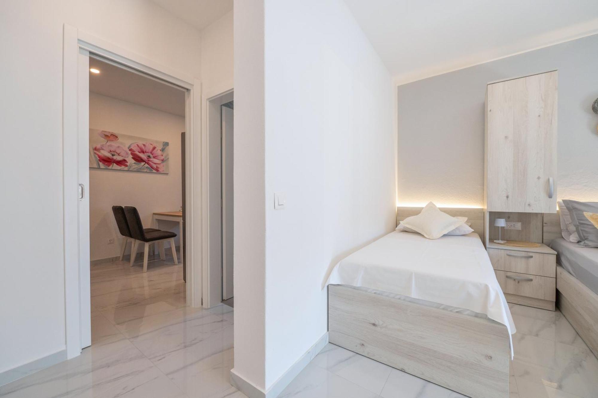 Apartmants Sestic Tučepi Eksteriør billede