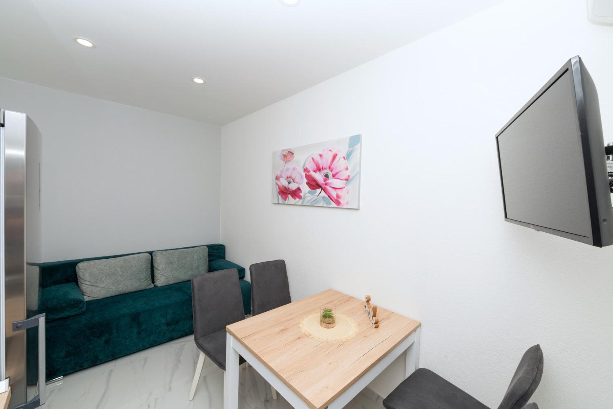 Apartmants Sestic Tučepi Eksteriør billede