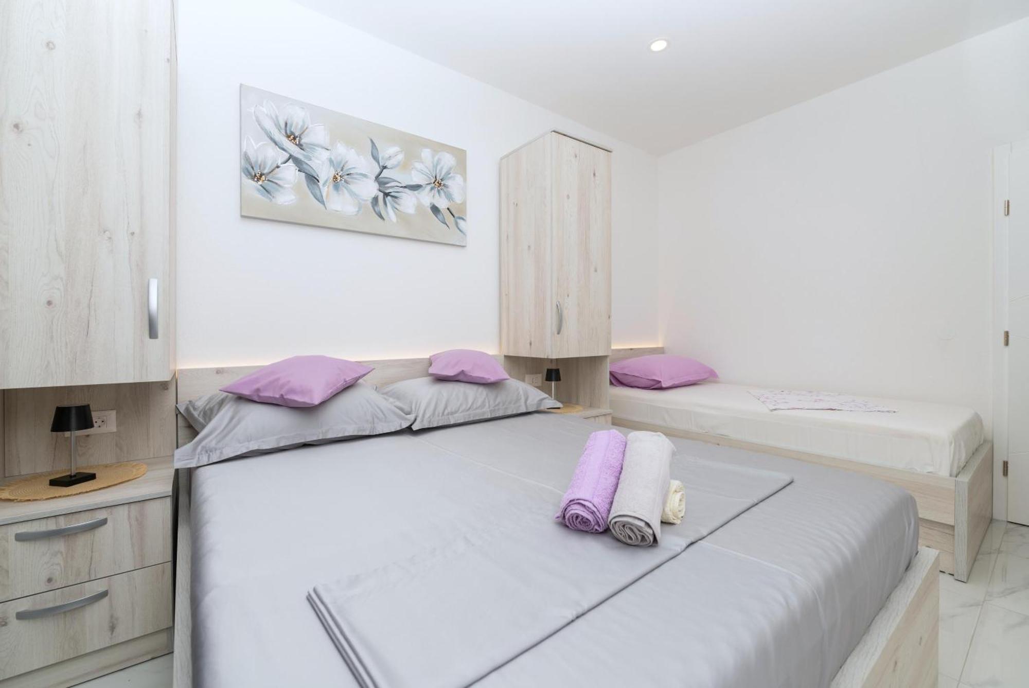 Apartmants Sestic Tučepi Eksteriør billede